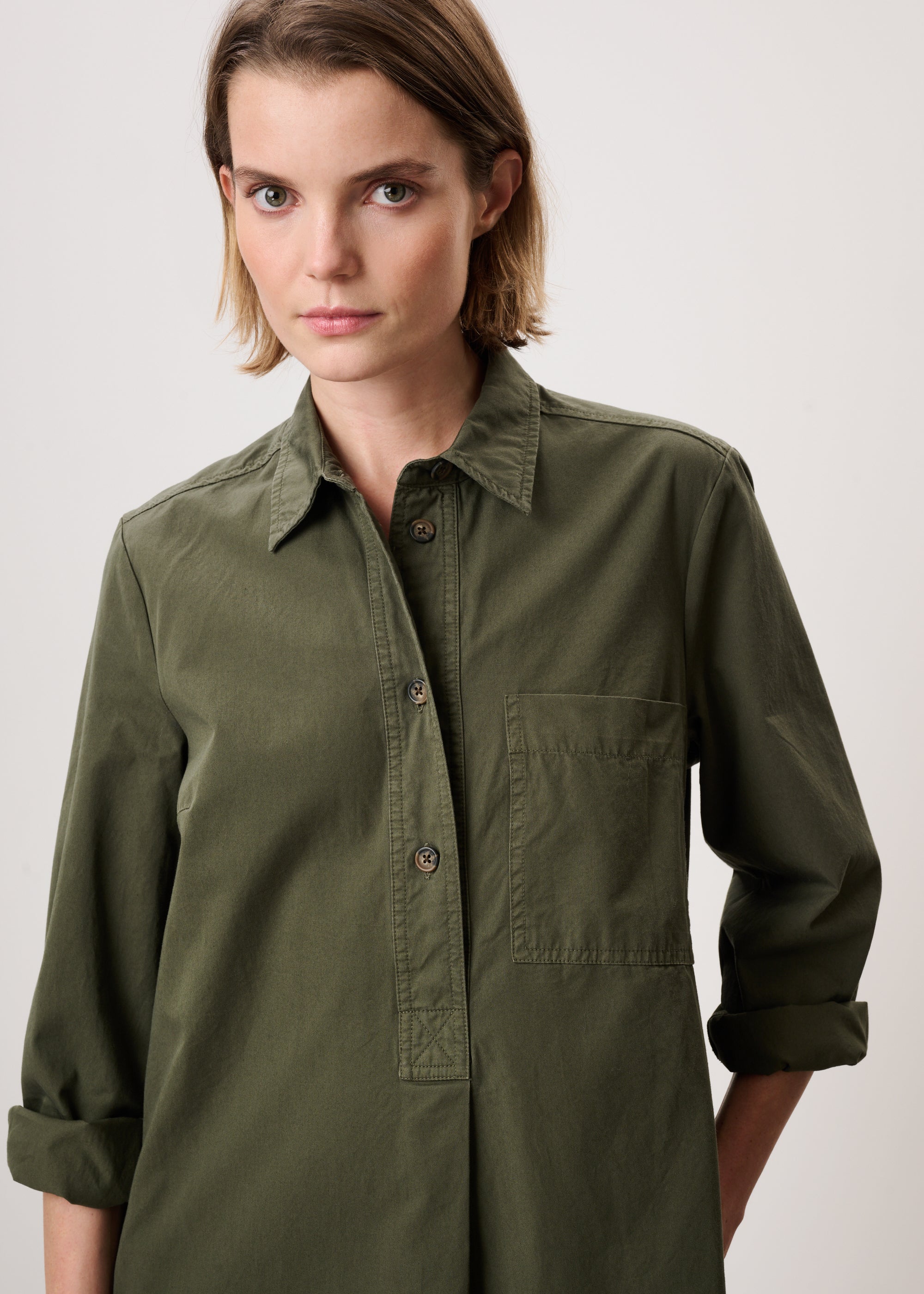 #color_khaki green