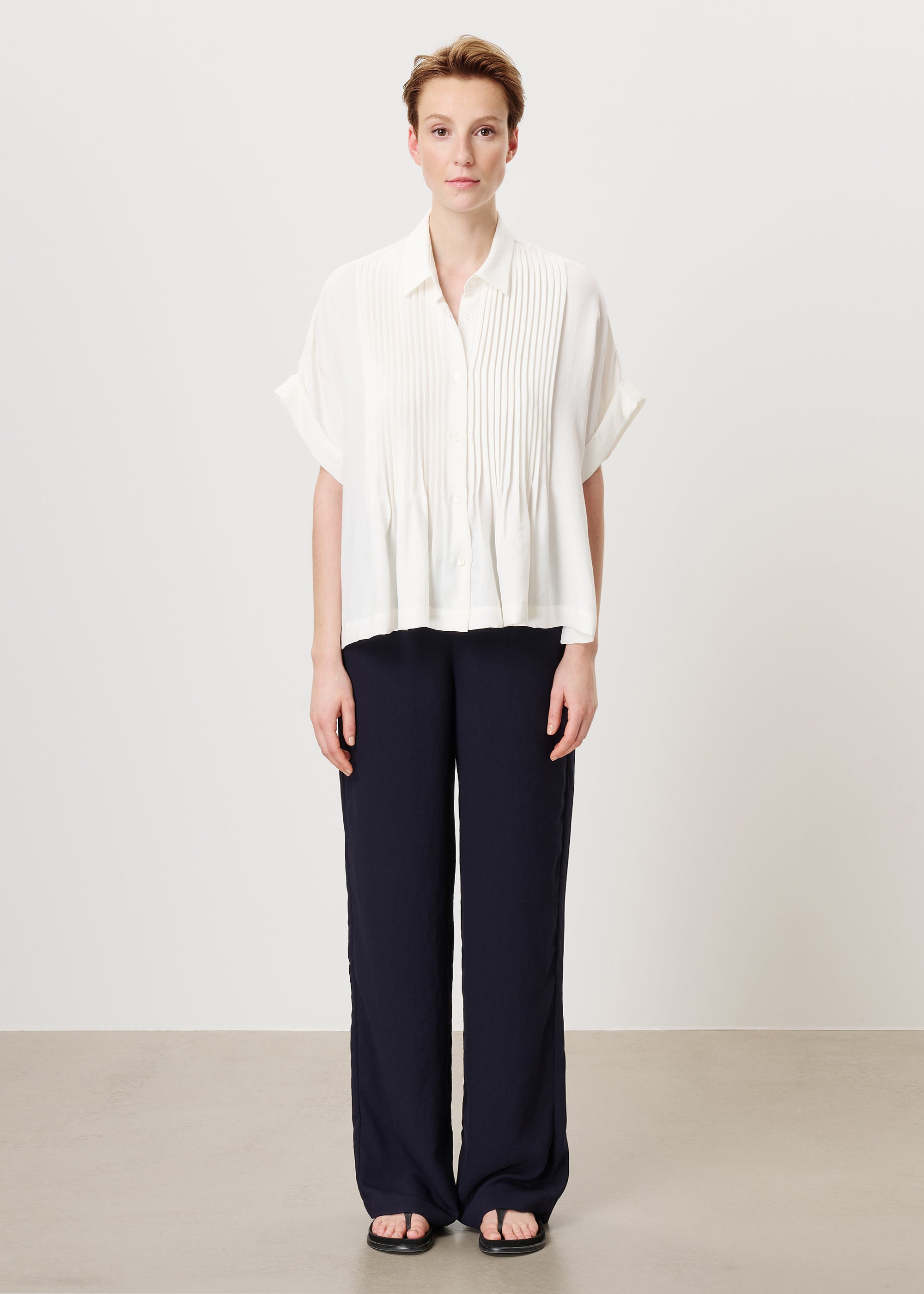 #color_off white