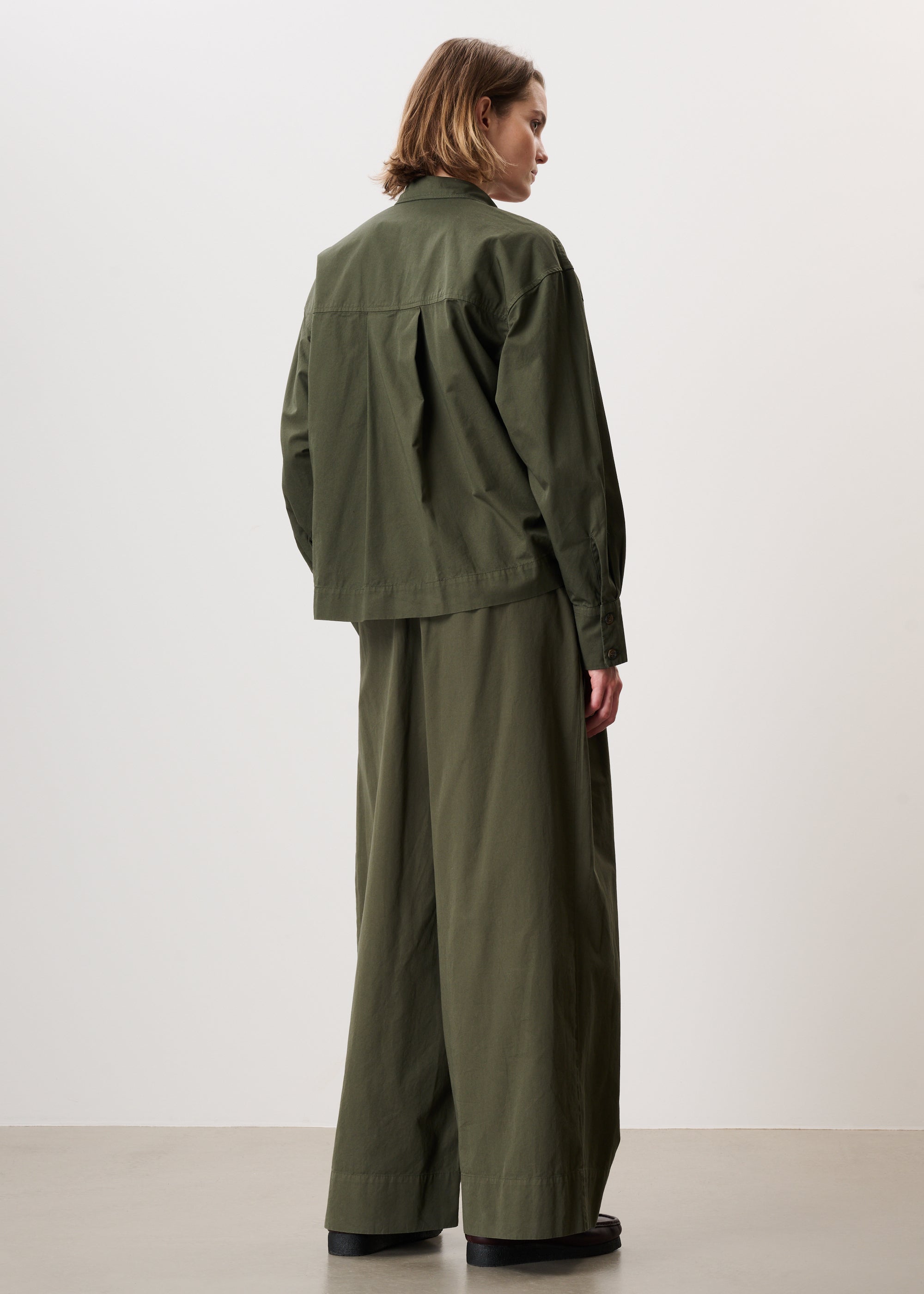 #color_khaki green