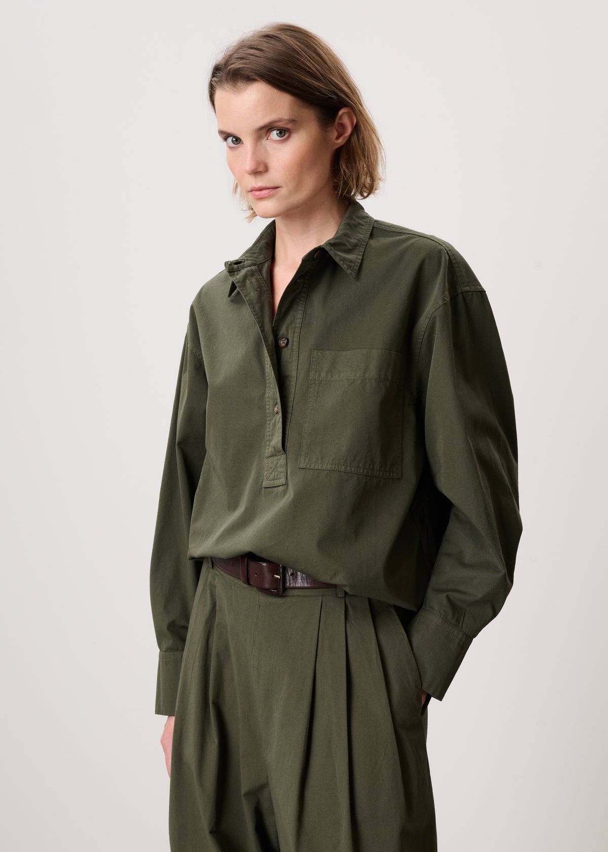 #color_khaki green