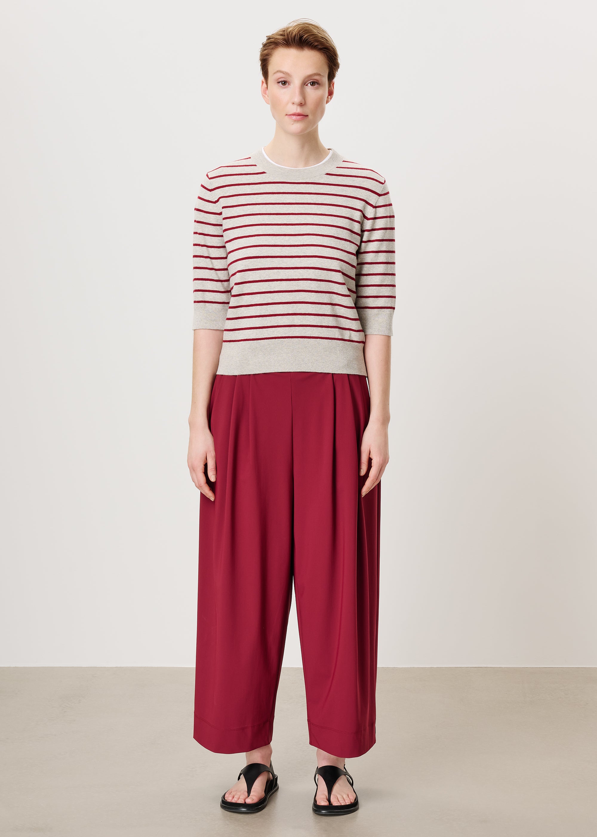 #color_grey/ruby red stripe