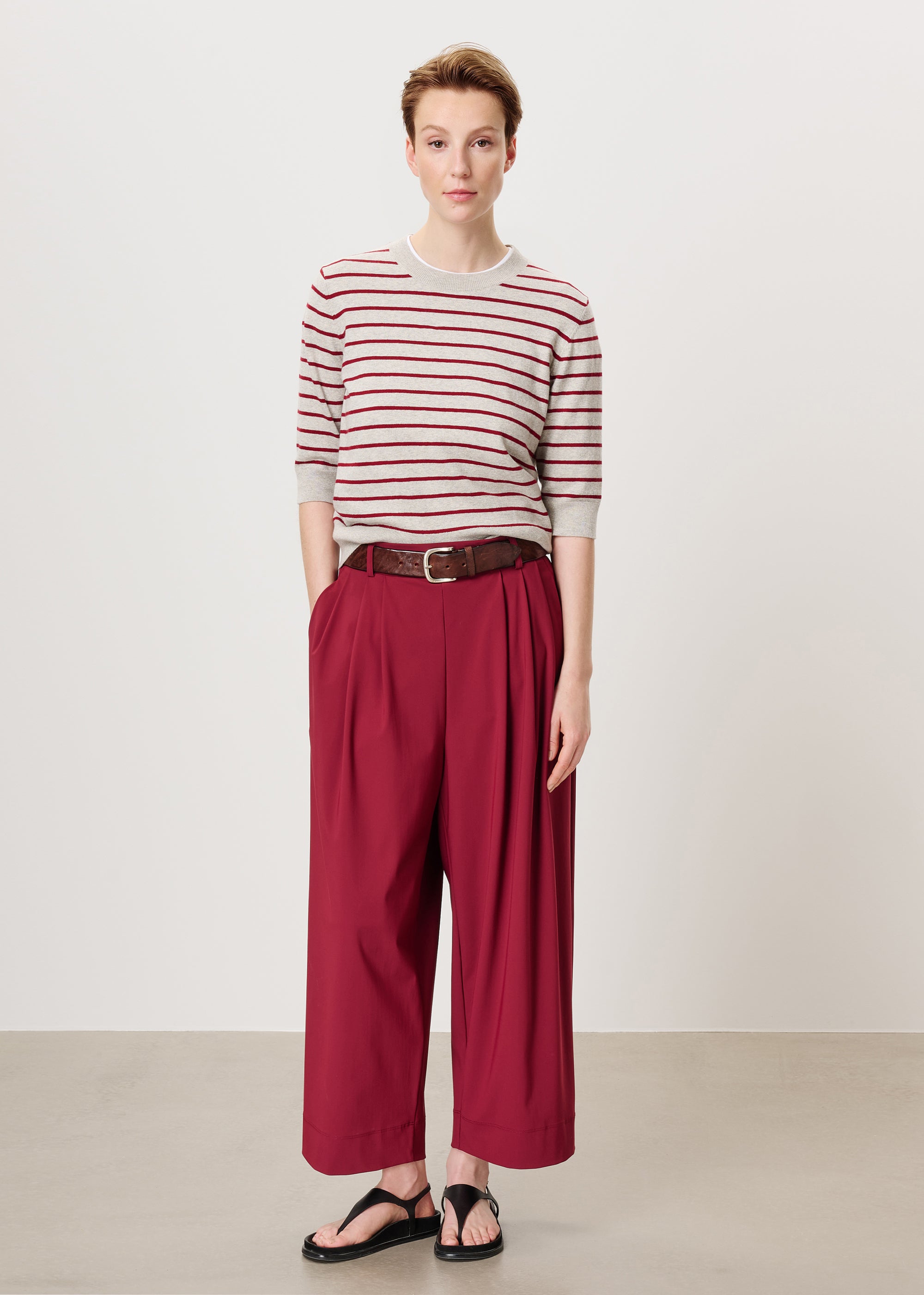 #color_grey/ruby red stripe