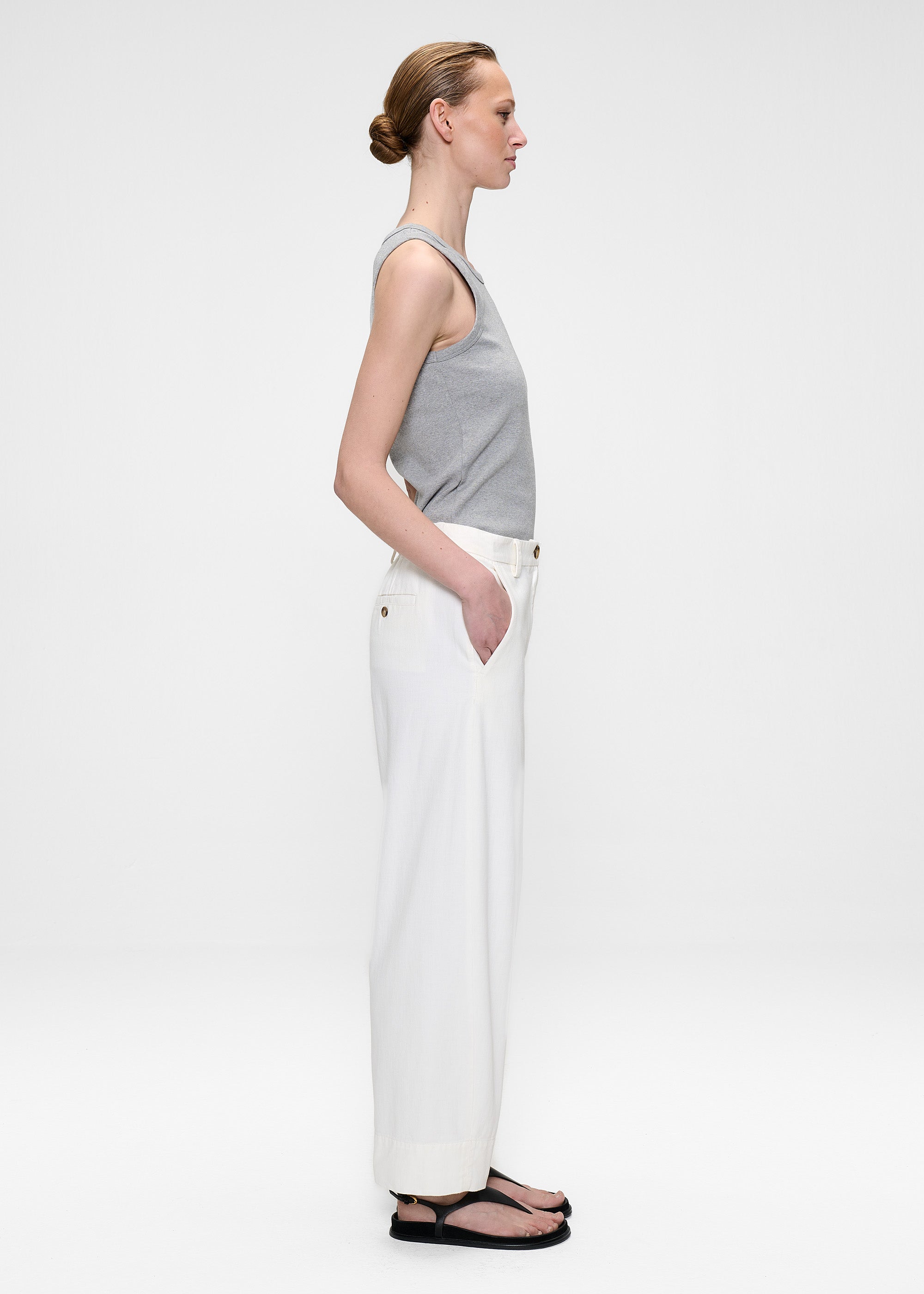 #color_off white