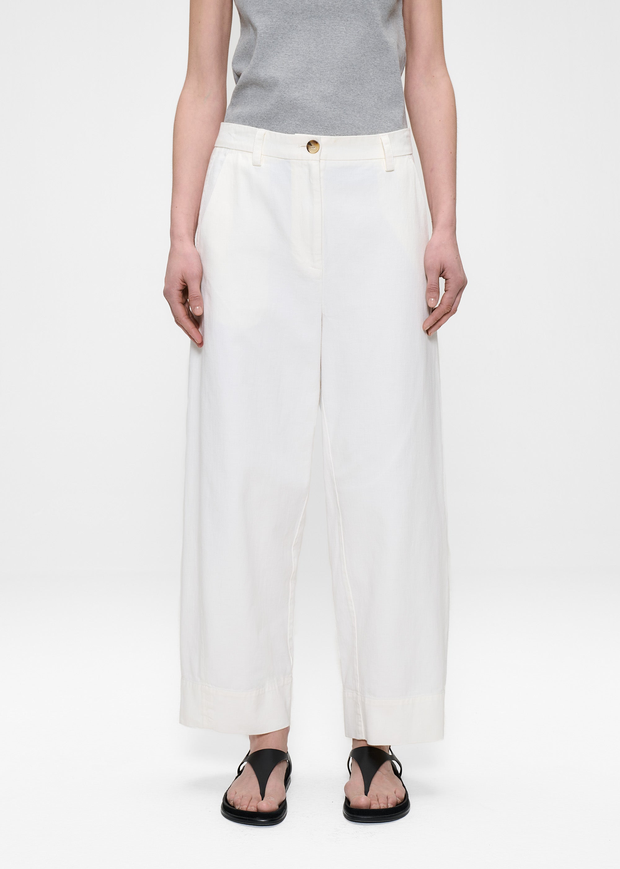 #color_off white