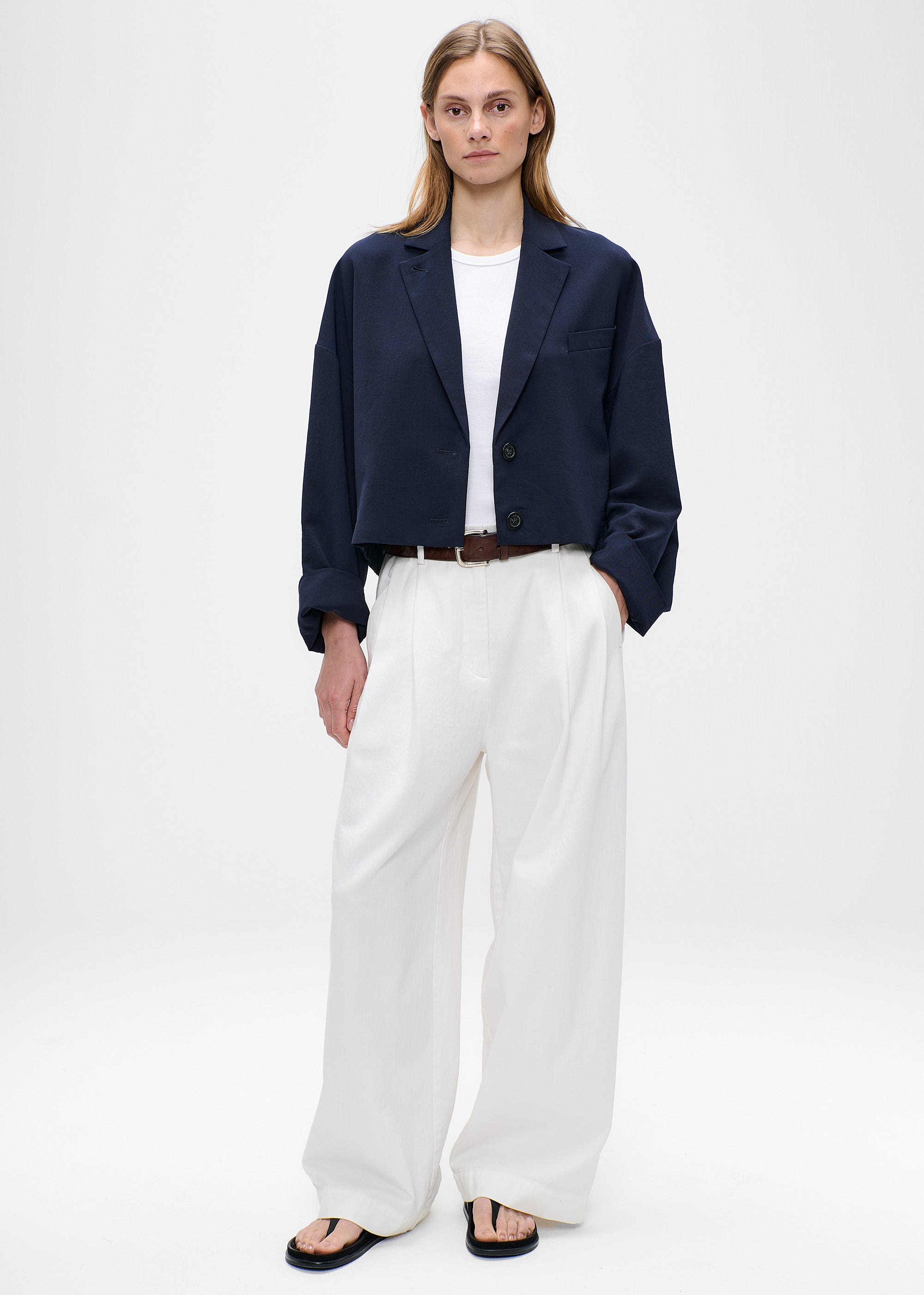 #color_off white