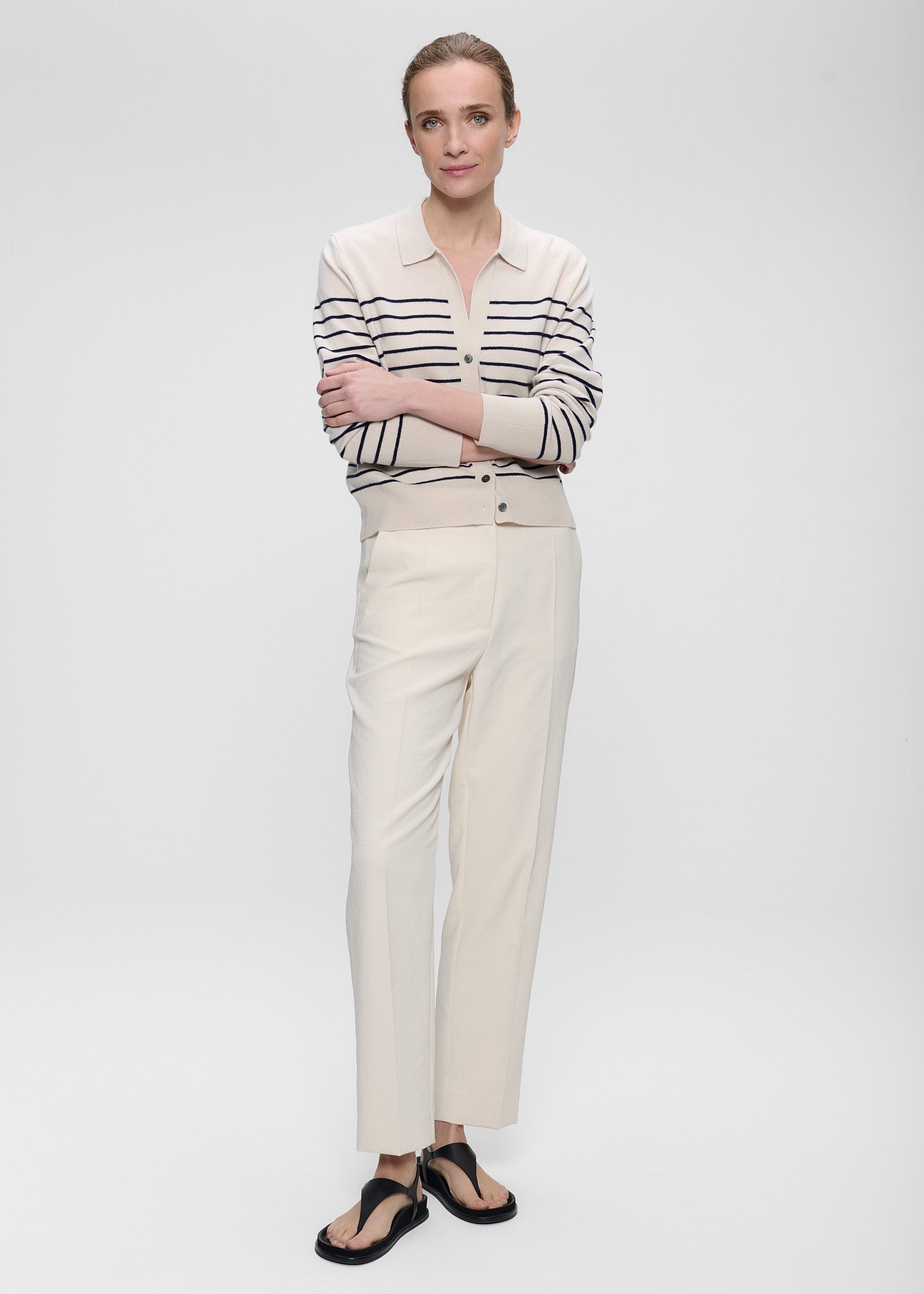 #color_off white/midnight blue