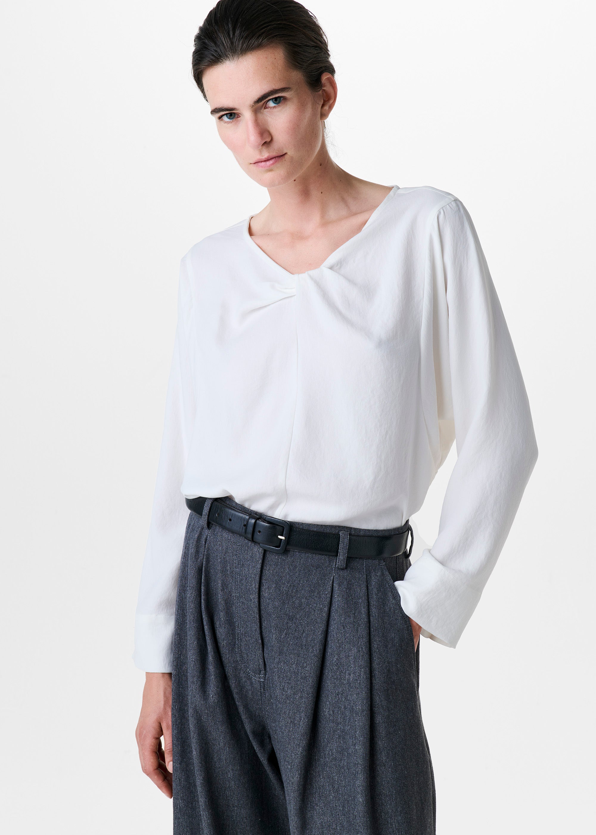 #color_off-white