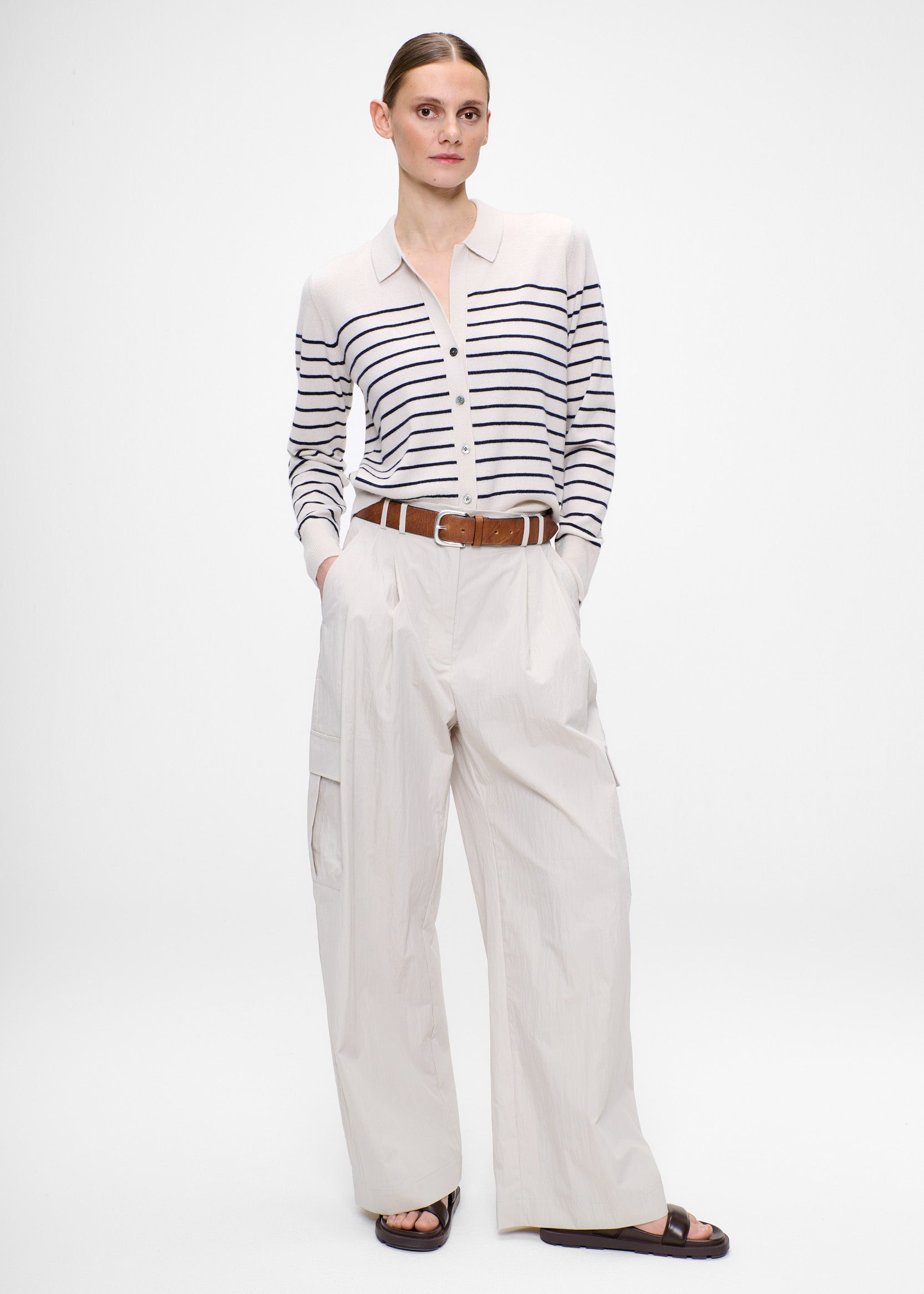 #color_off white/midnight blue