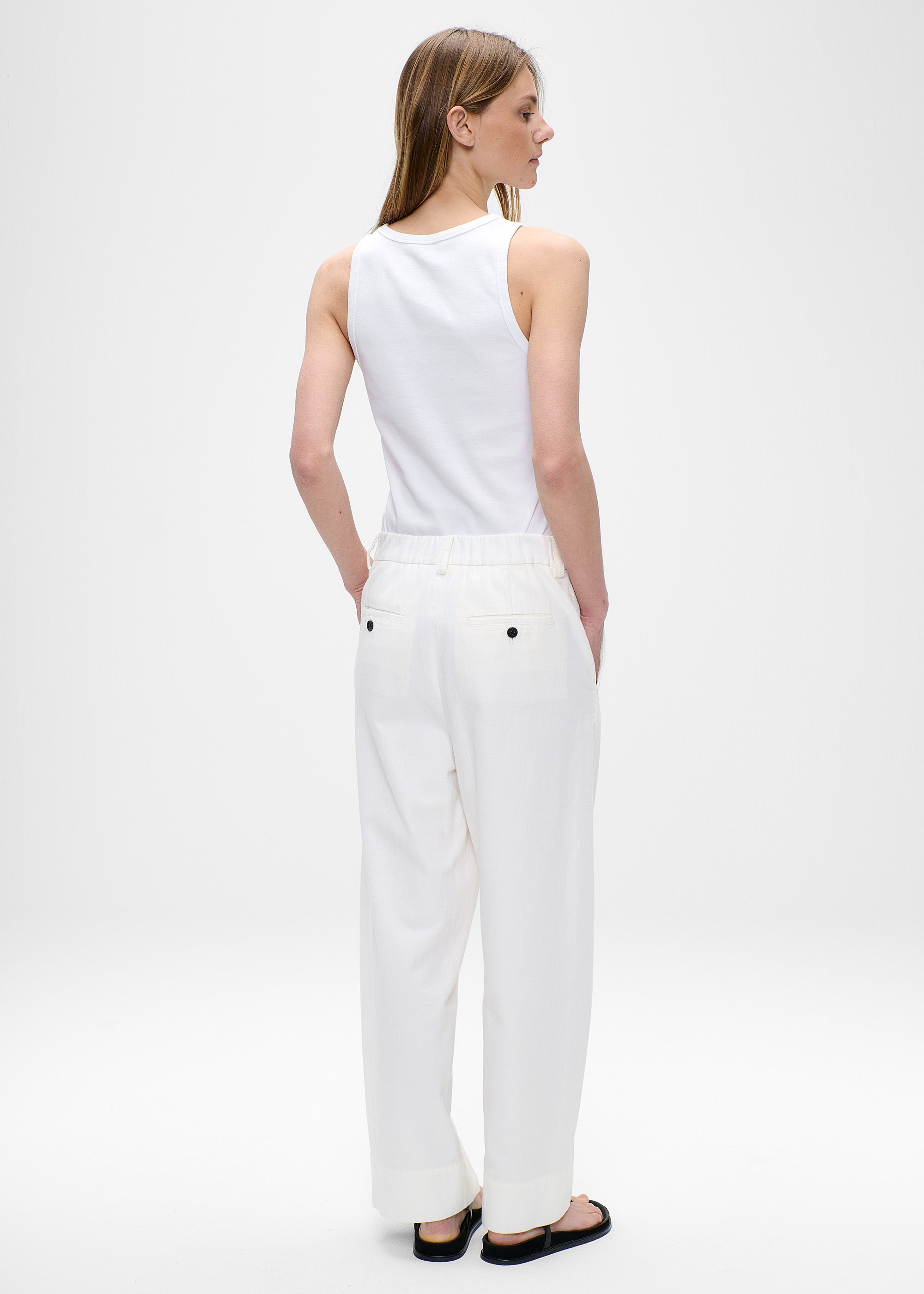 #color_off white