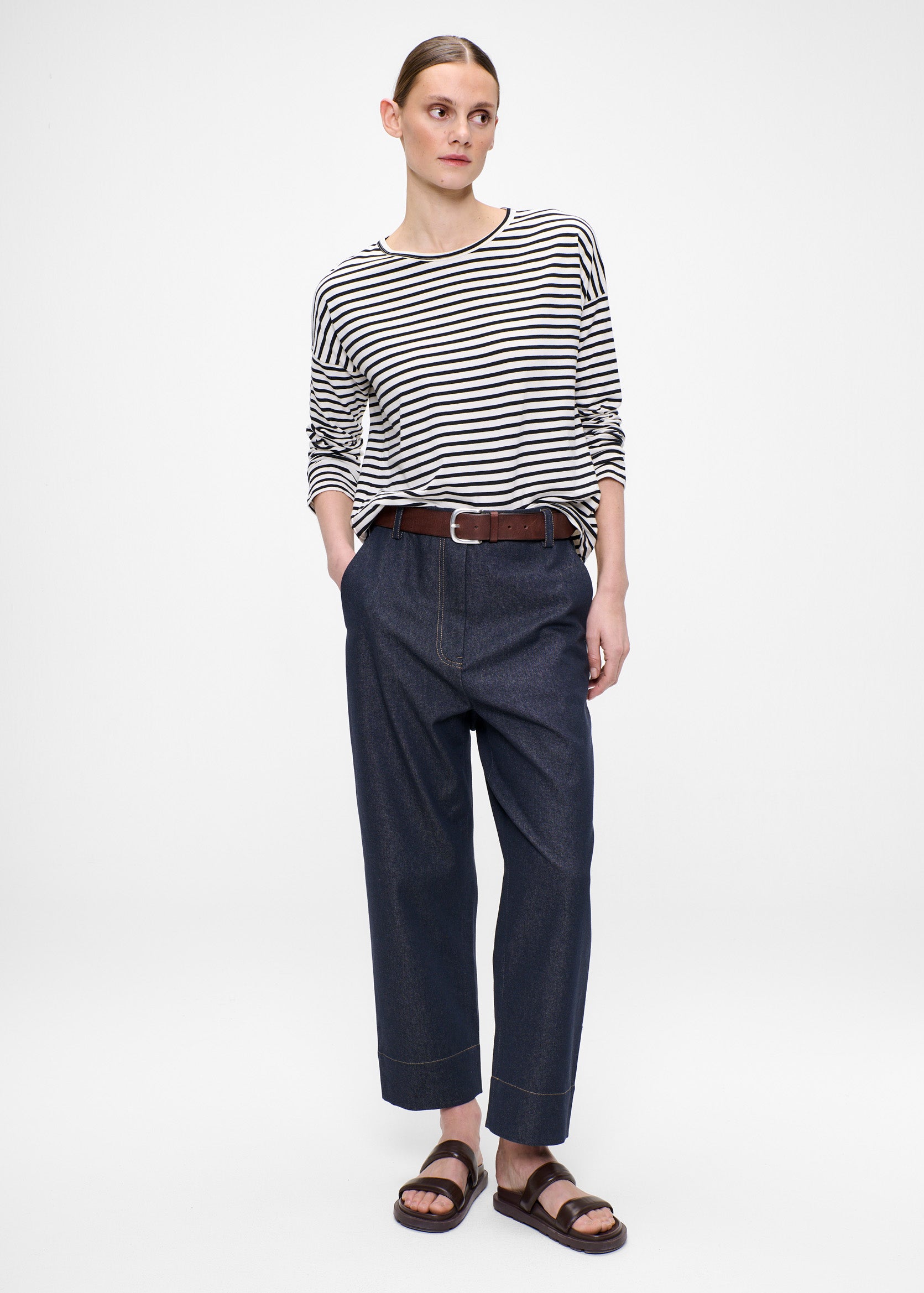 #color_black/off-white