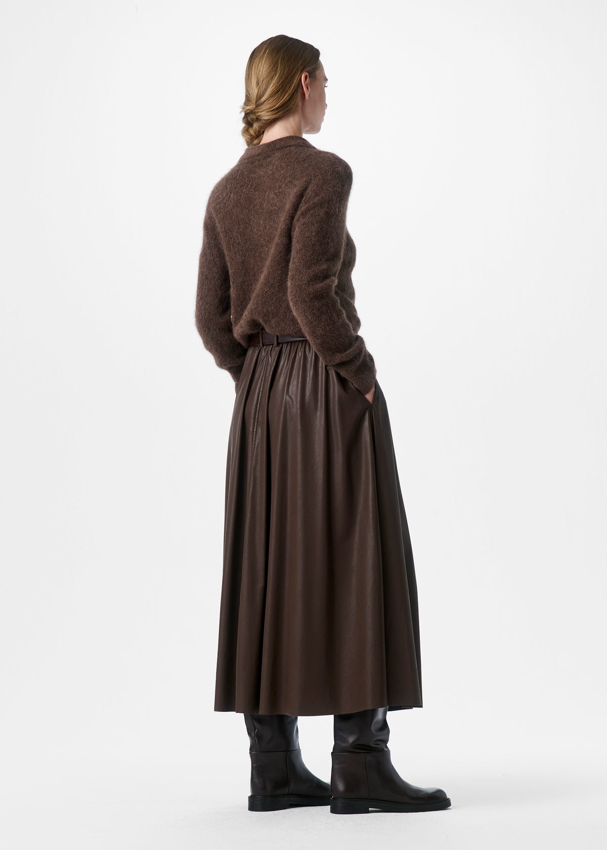 #color_warm brown