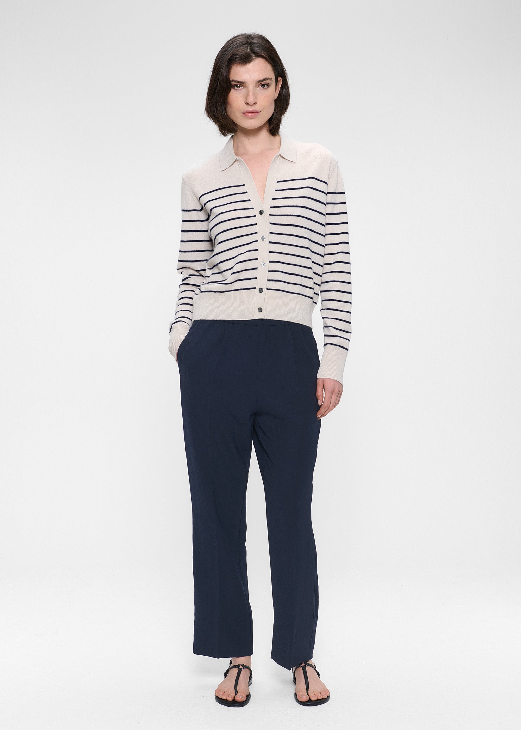 #color_off white/midnight blue