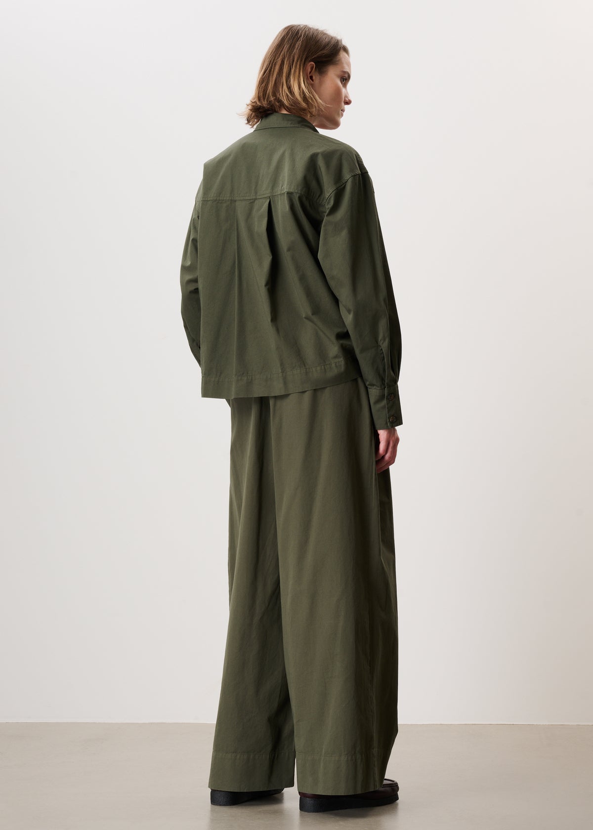 #color_khaki green