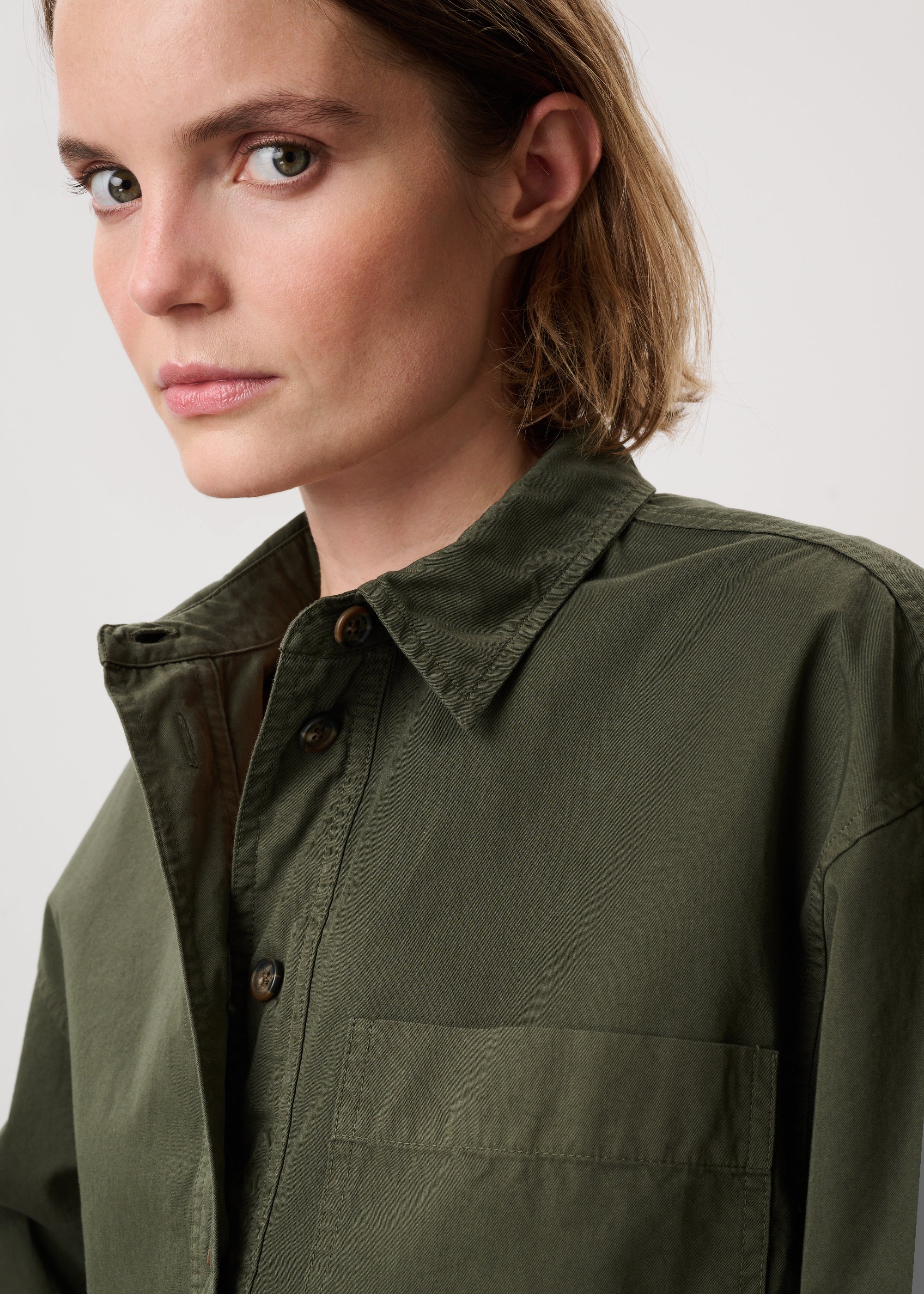 #color_khaki green