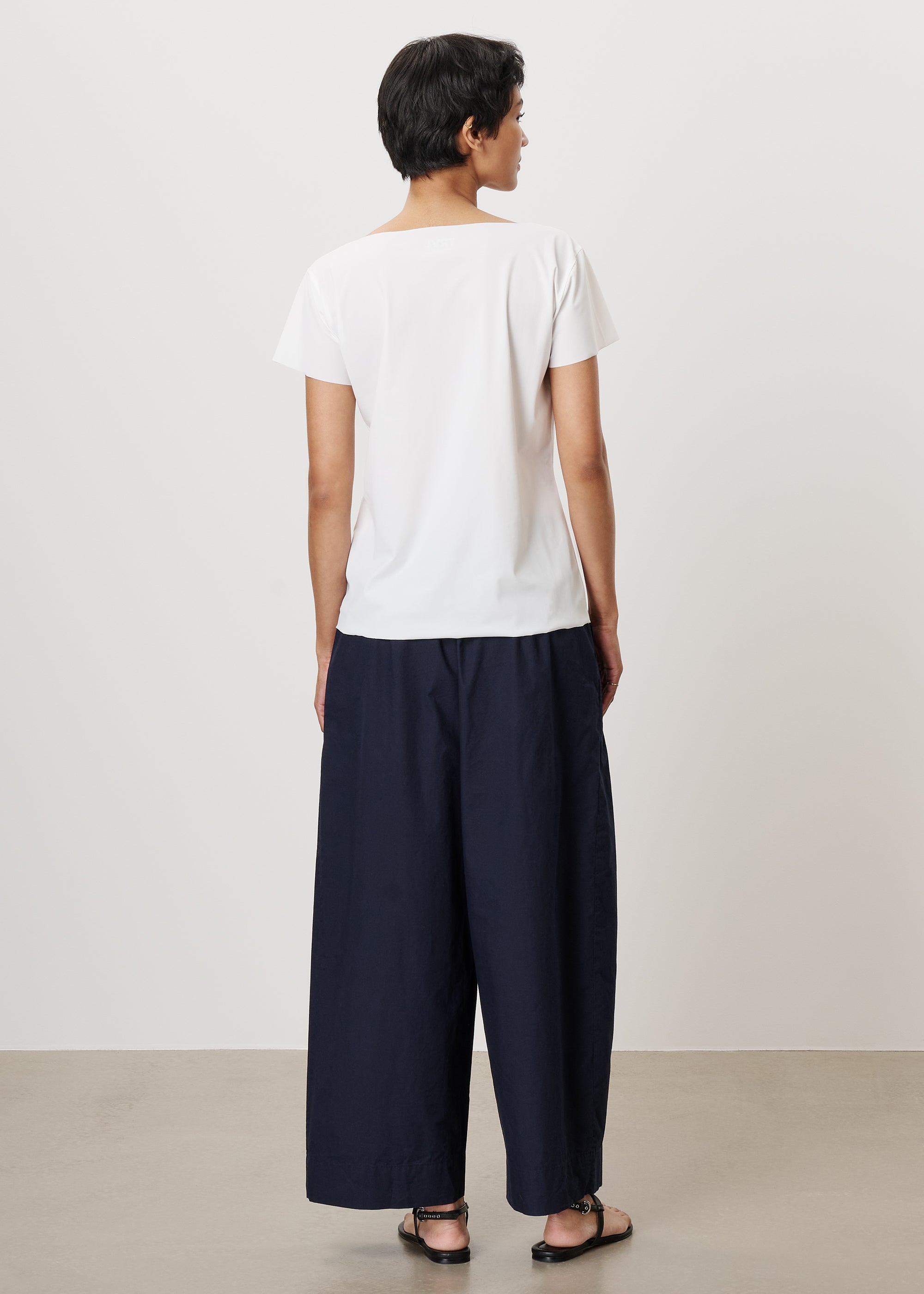#color_off white