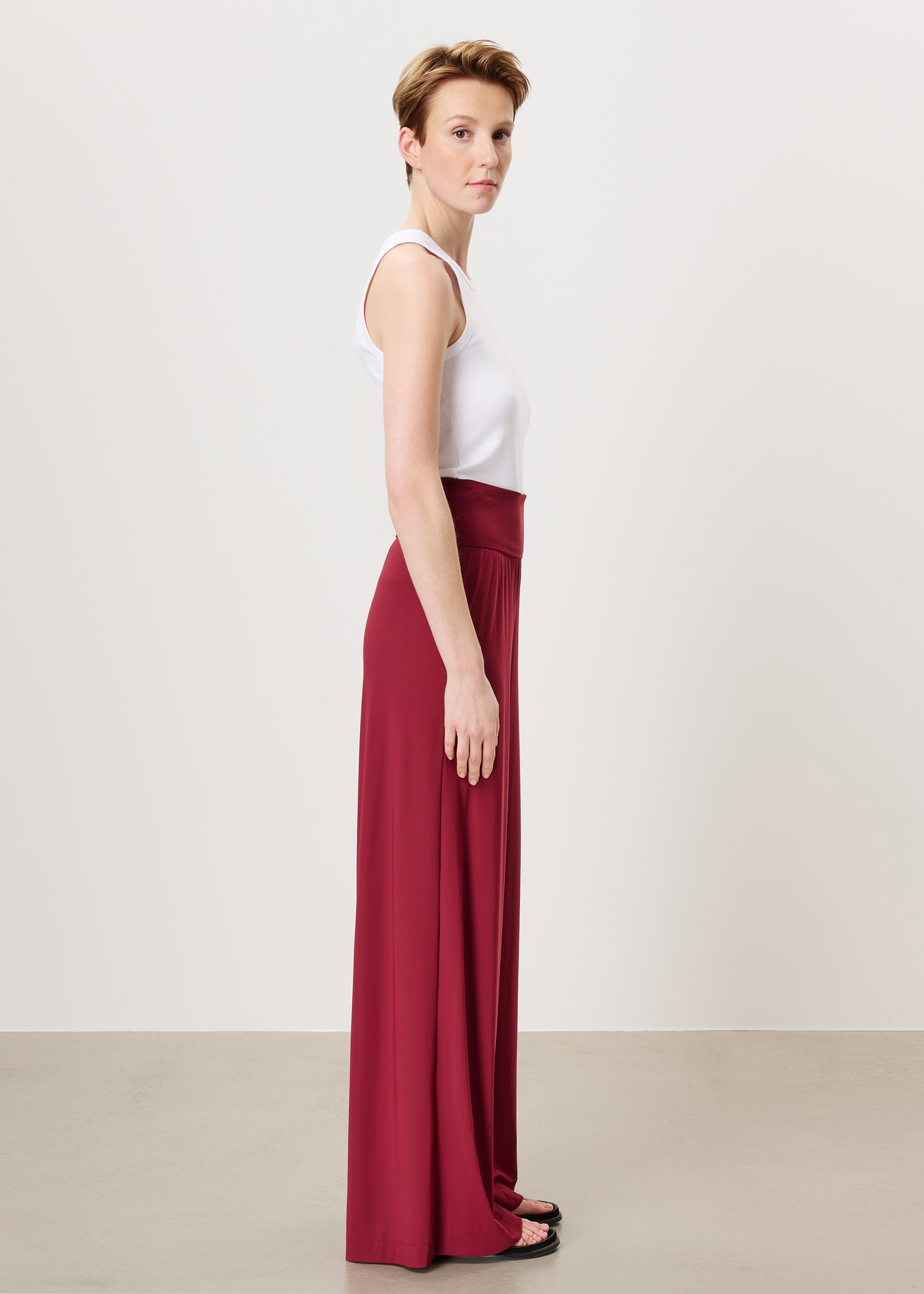 #color_ruby red