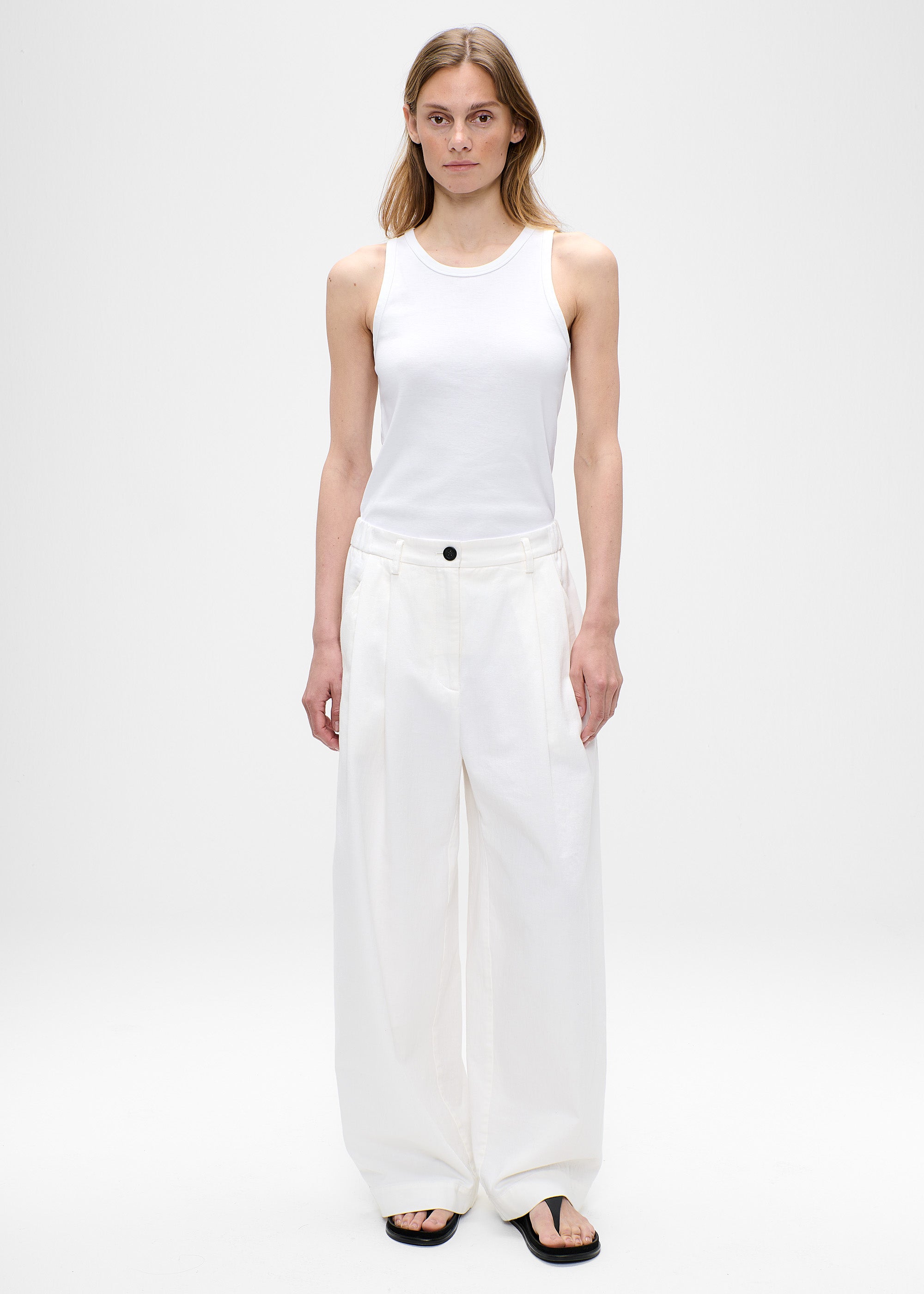 #color_off white