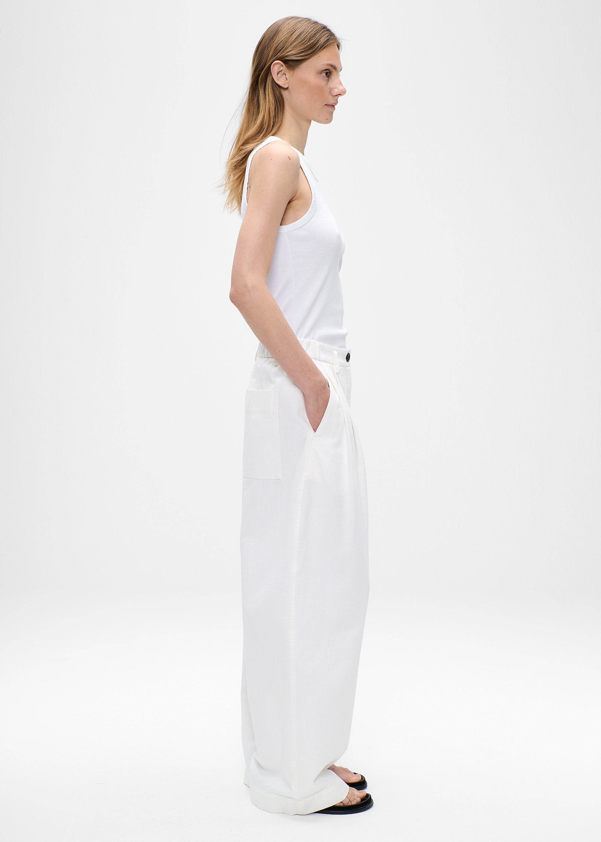 #color_off white