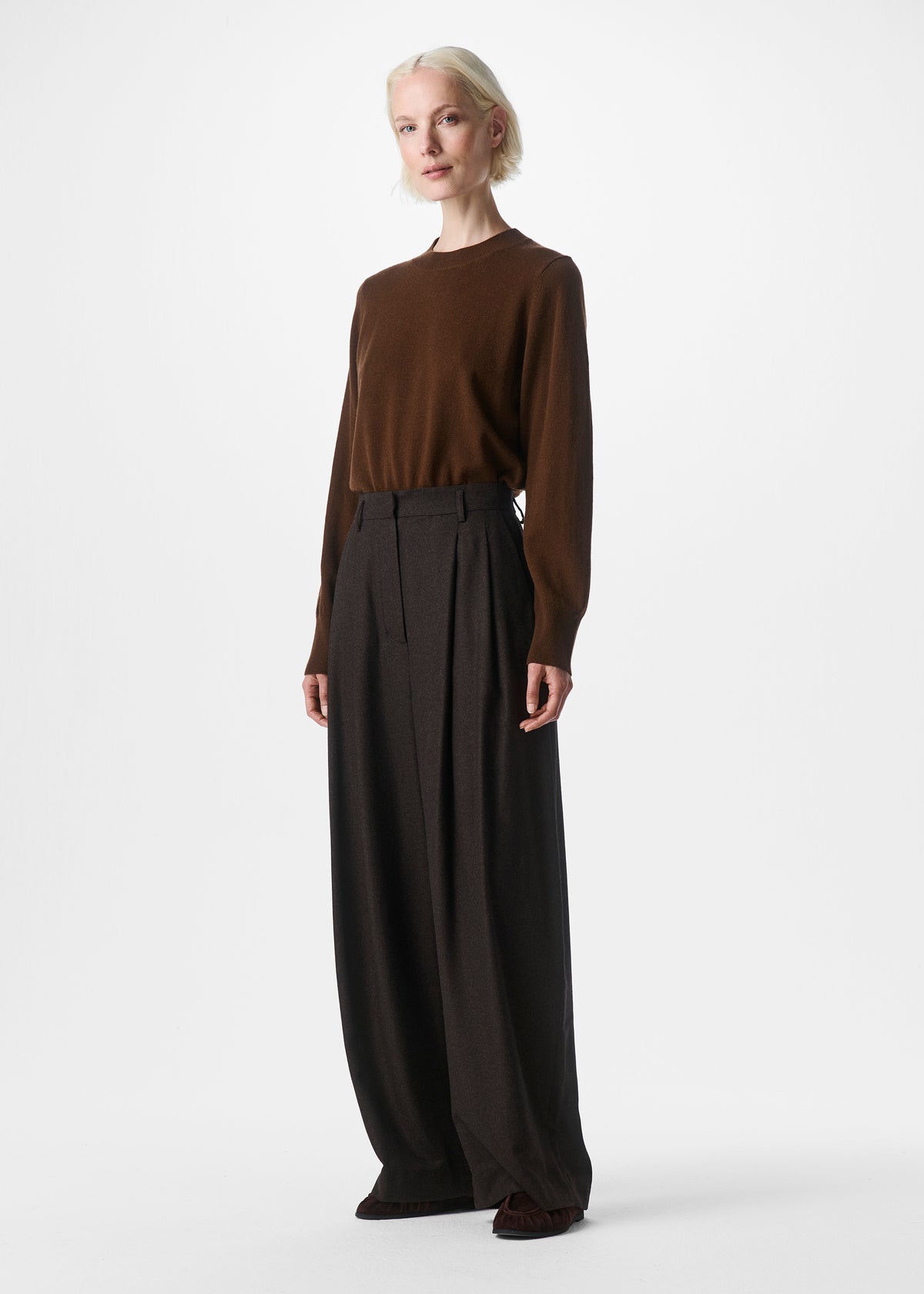 #color_dark brown