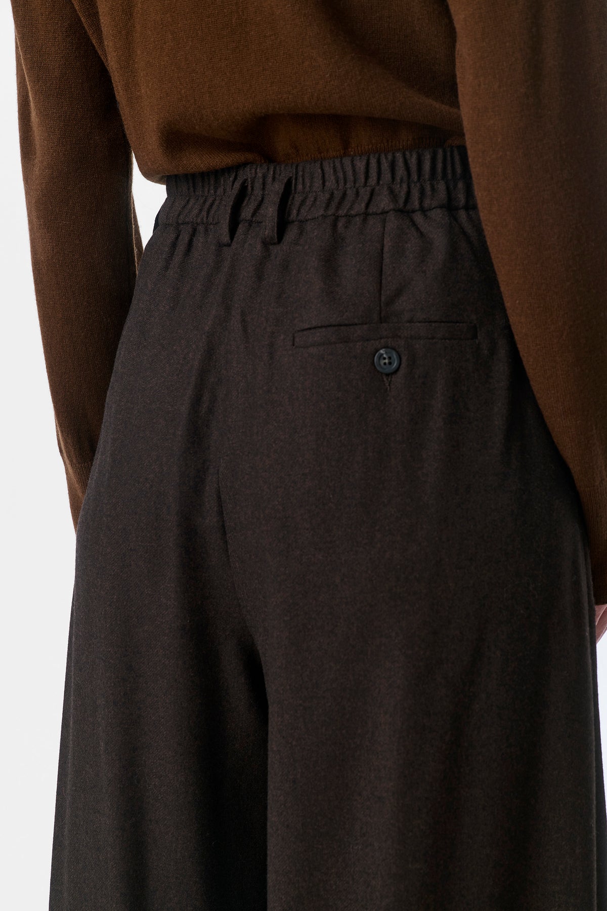 #color_dark brown