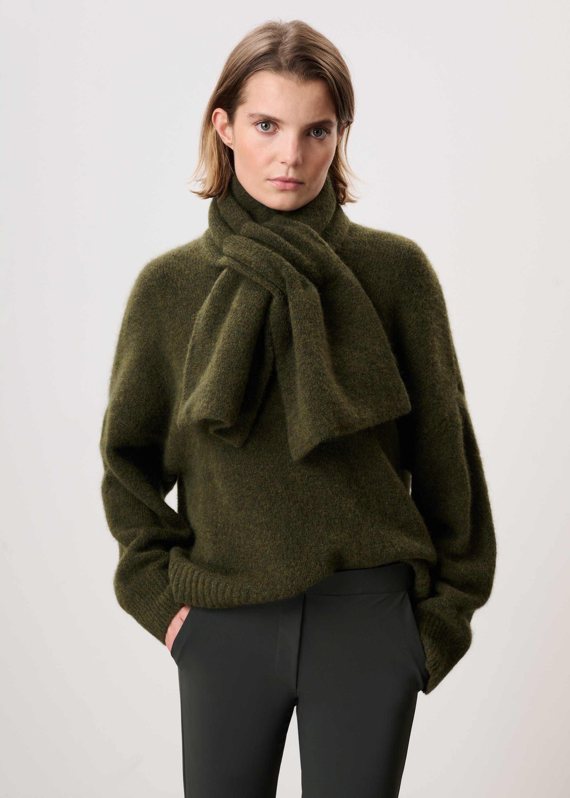 #color_khaki green
