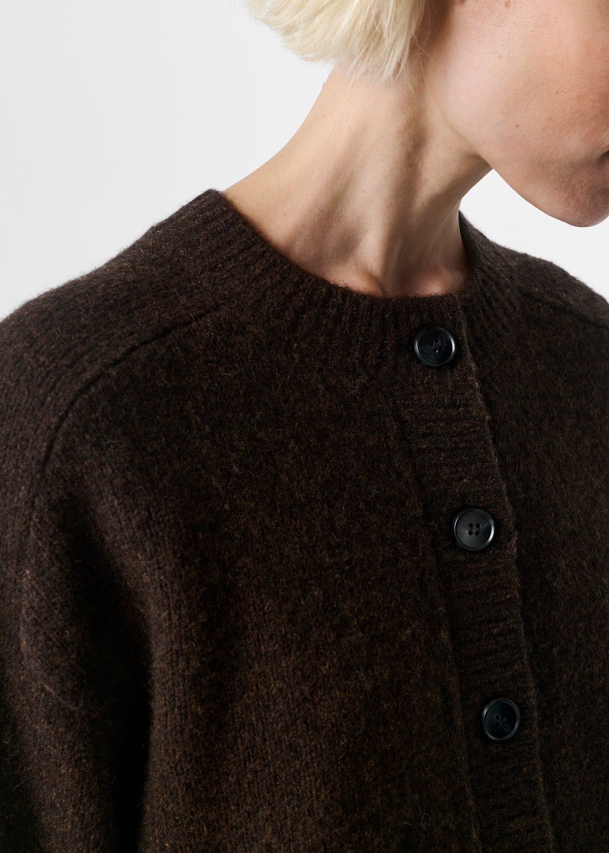#color_deep brown