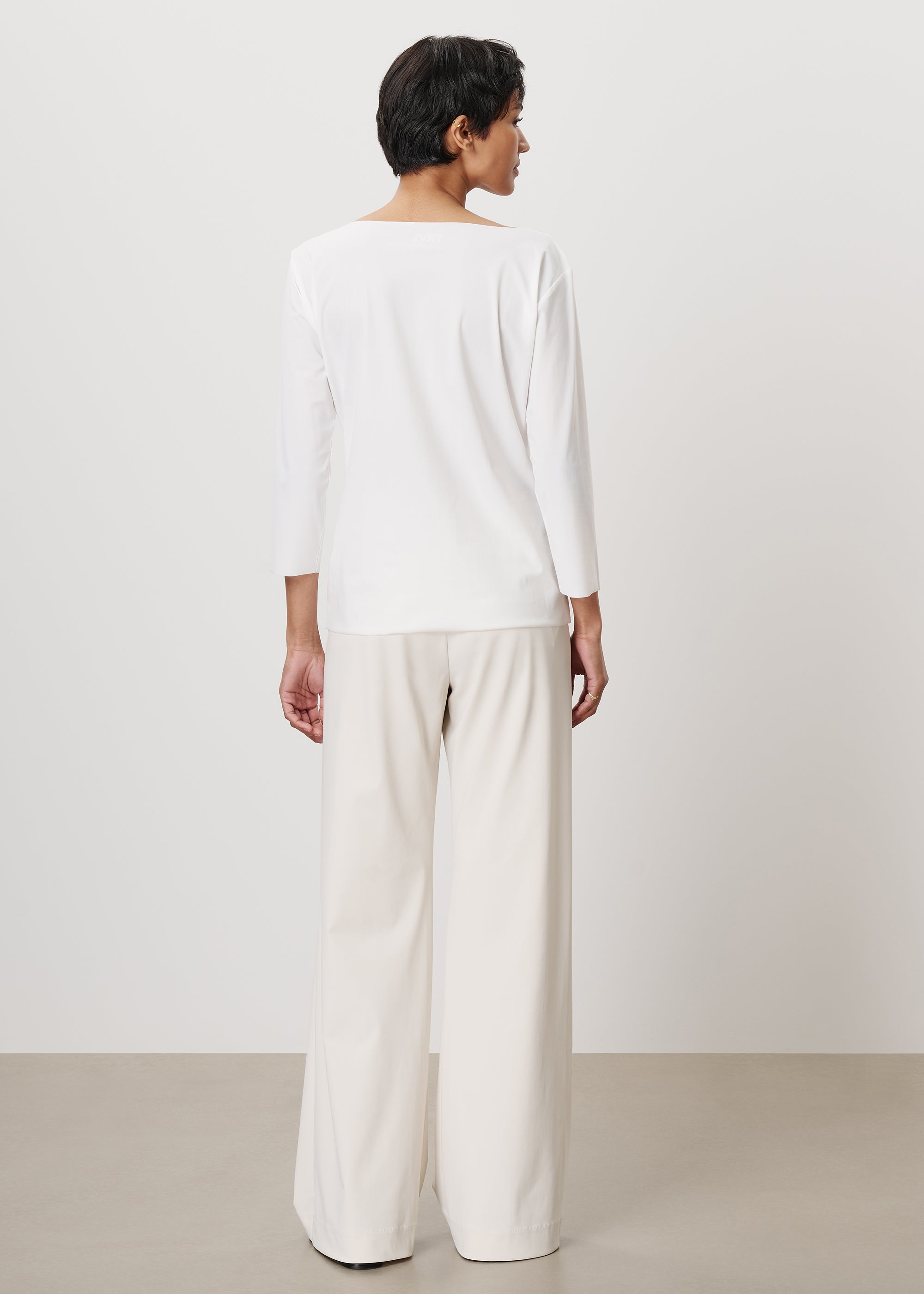 #color_off white