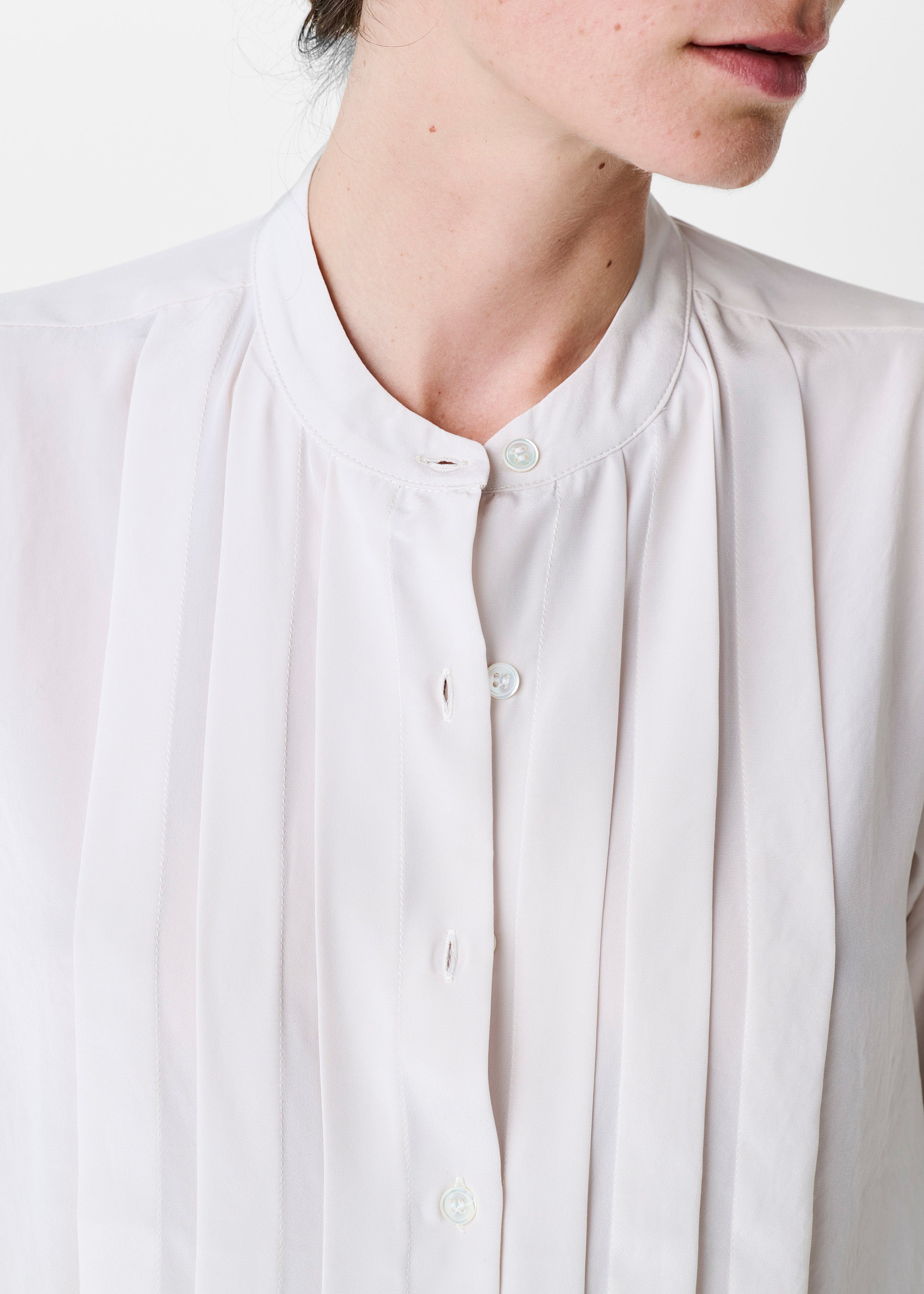 #color_off-white