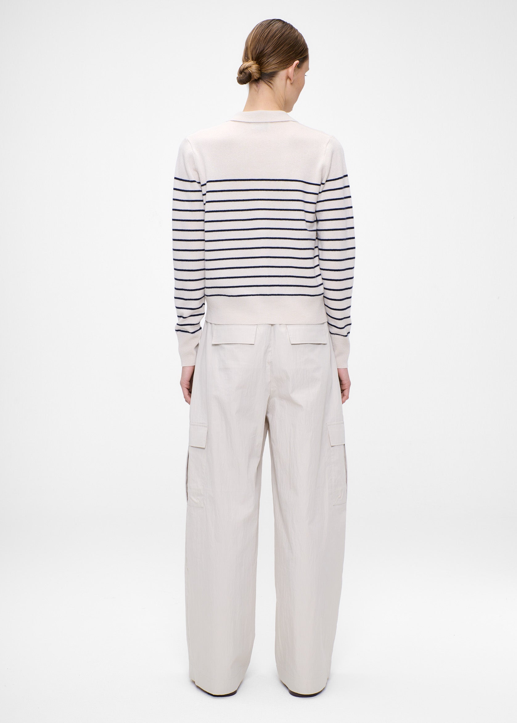 #color_off white/midnight blue