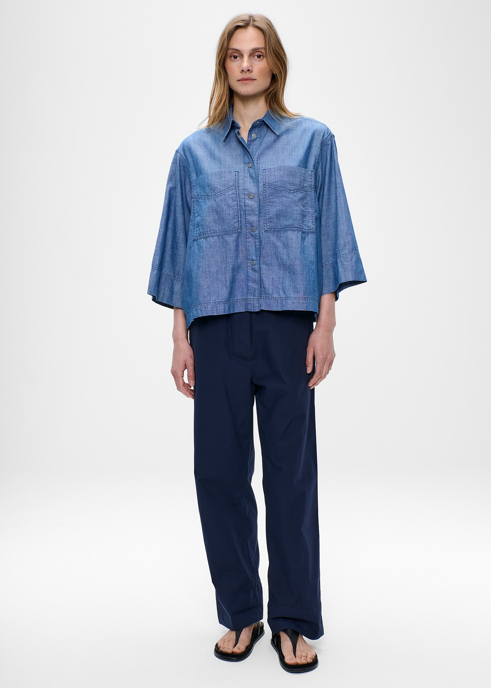 DENIM CHAMBRAY SHIRT.