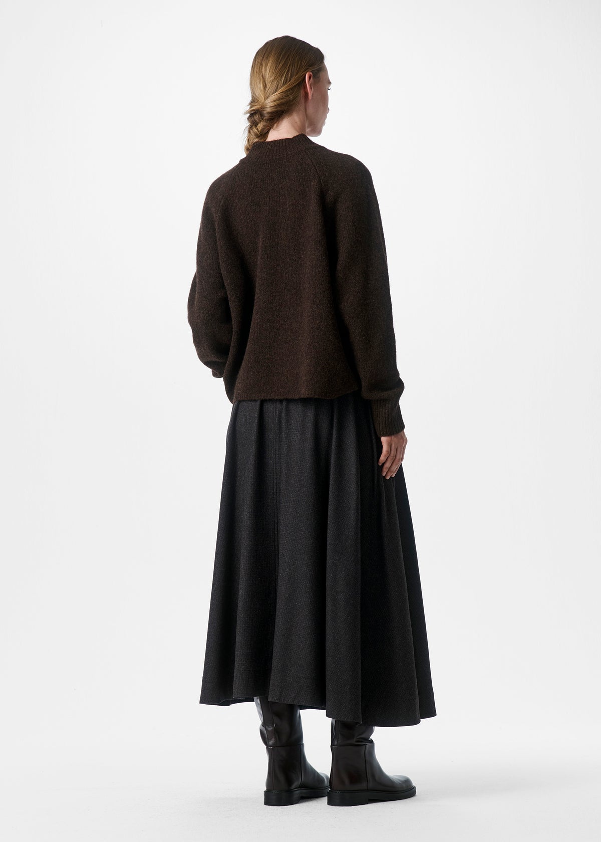 #color_deep brown